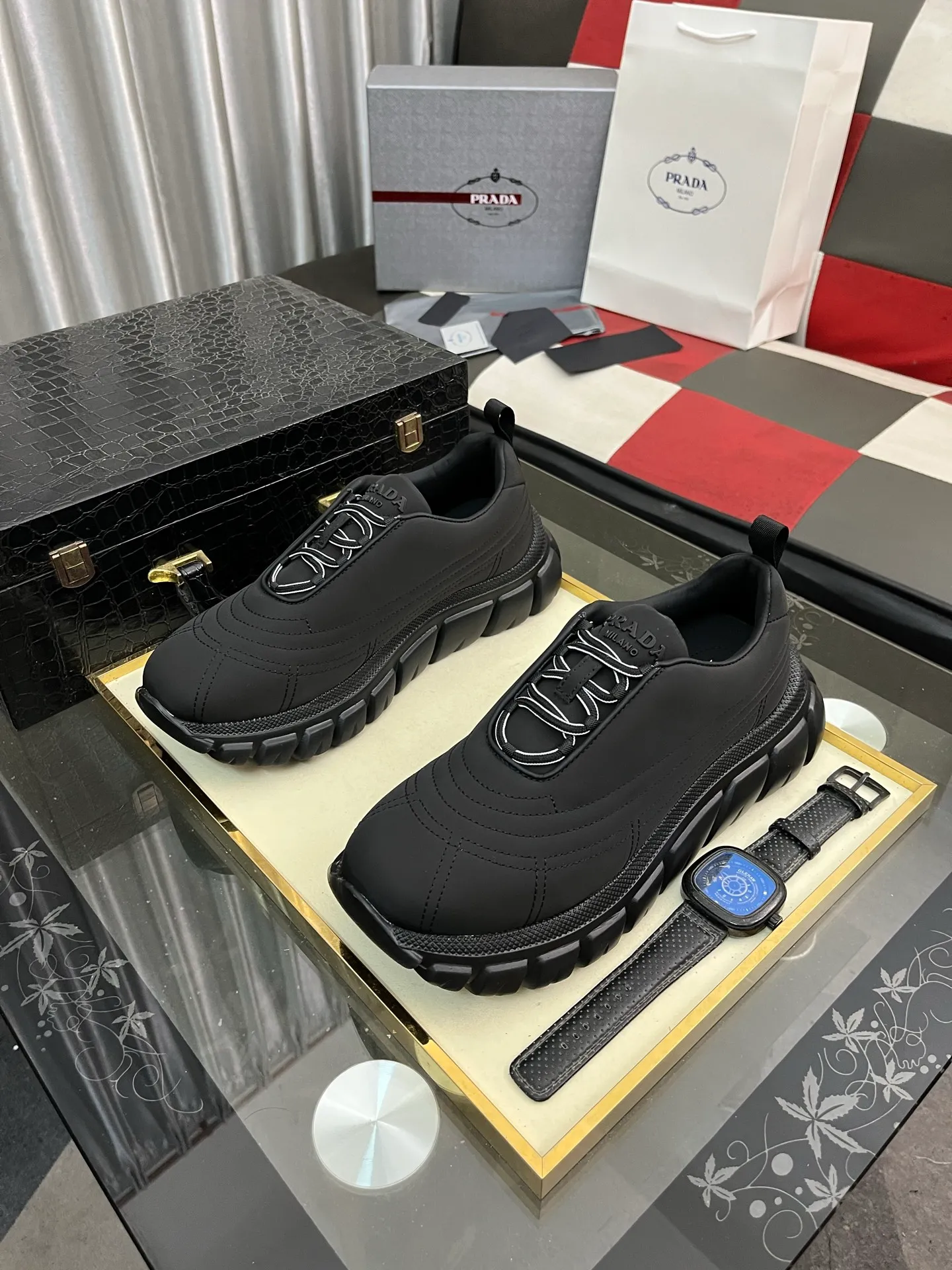 Men's shoes 💰560⌚️⌚️【PRADA】Prada - high-end quality original order 🔍🔍🔍 casual sports shoes - Upper: imported 🔝 Napa calfskin, pebbled calfskin, branded epoxy hollow mesh canvas, shoe body sewn with branded metal fasteners - Lining: water-dyed cowhide - Outsole: ultra-light TPU foam rubber; two-color molded outsole -Ultra-high quality control, fine workmanship, highlighting (high-end, nobility, class) -Size: 38-445️⃣colors available